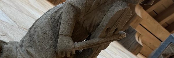 Le Grand Ecuyer statue joueur de violon