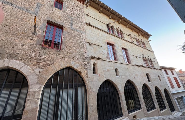 facade Grand ecuyer renovée