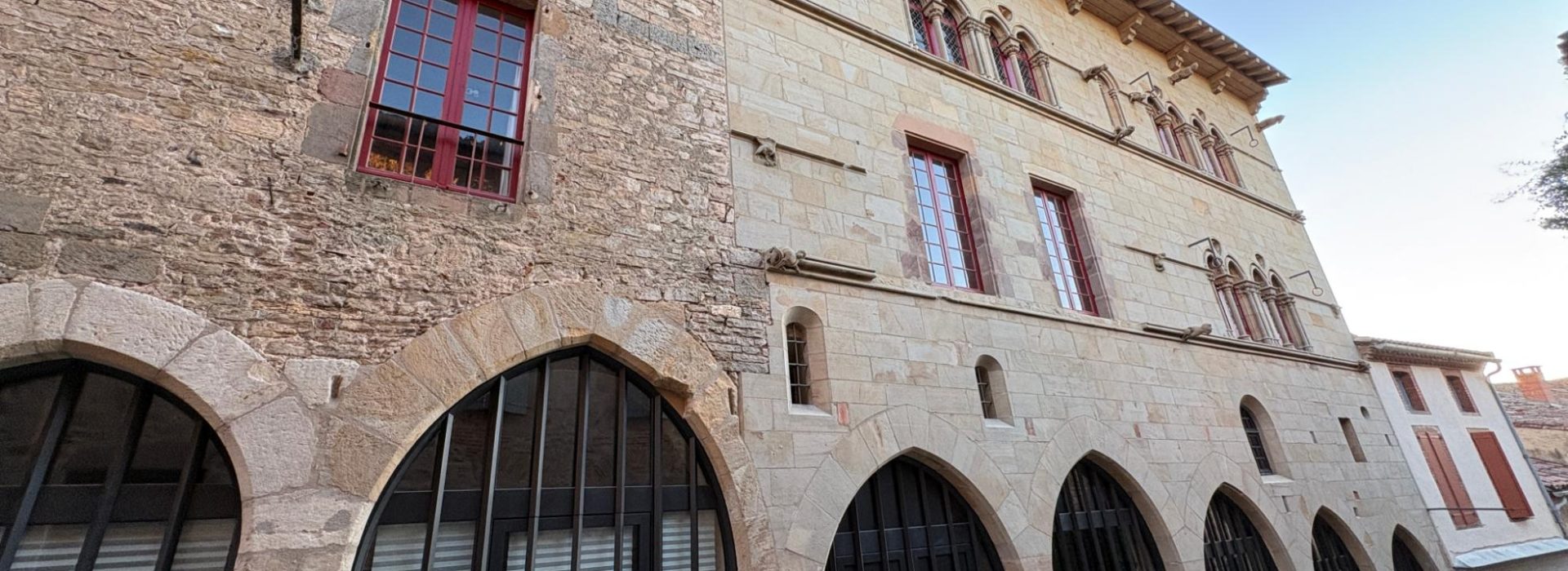 facade Grand ecuyer renovée
